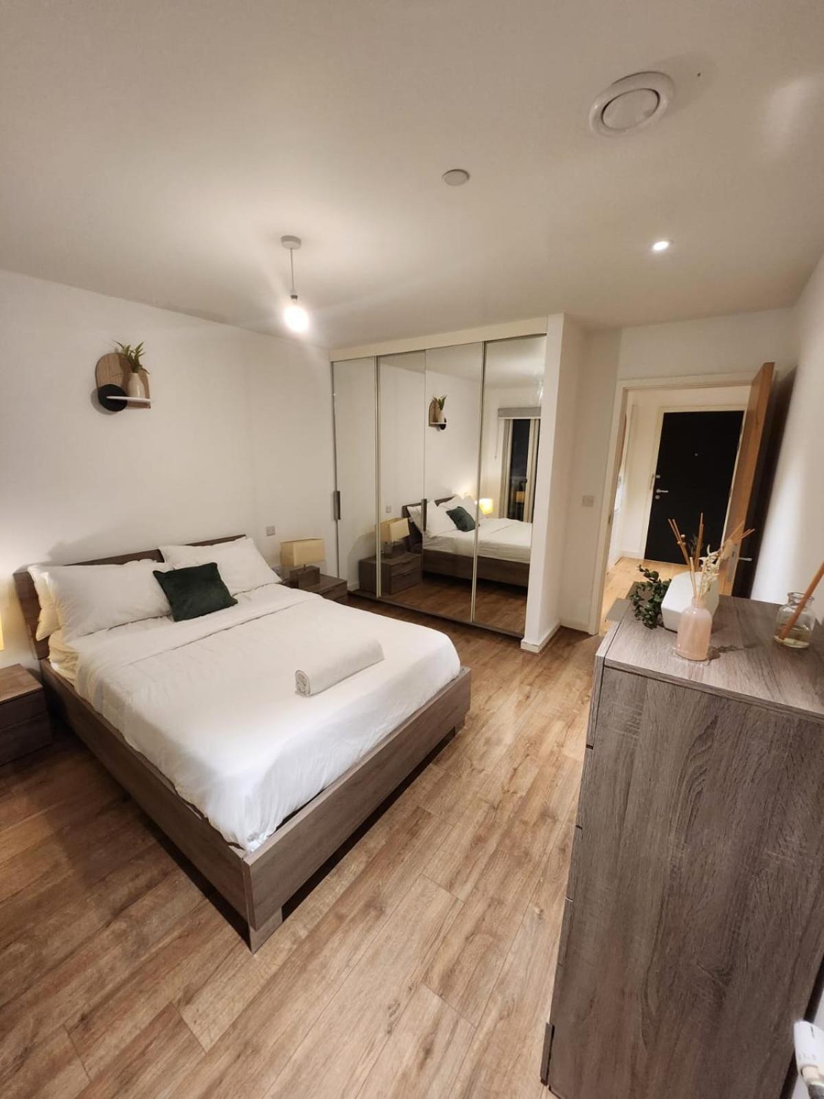 Kaf Luxury Apartment London Eksteriør billede